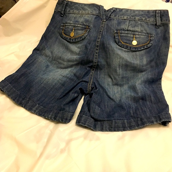 ✨Members Only Denim Bermuda Shorts✨ - Picture 9 of 12